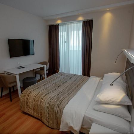 Alliance Palace Batumi Exterior photo