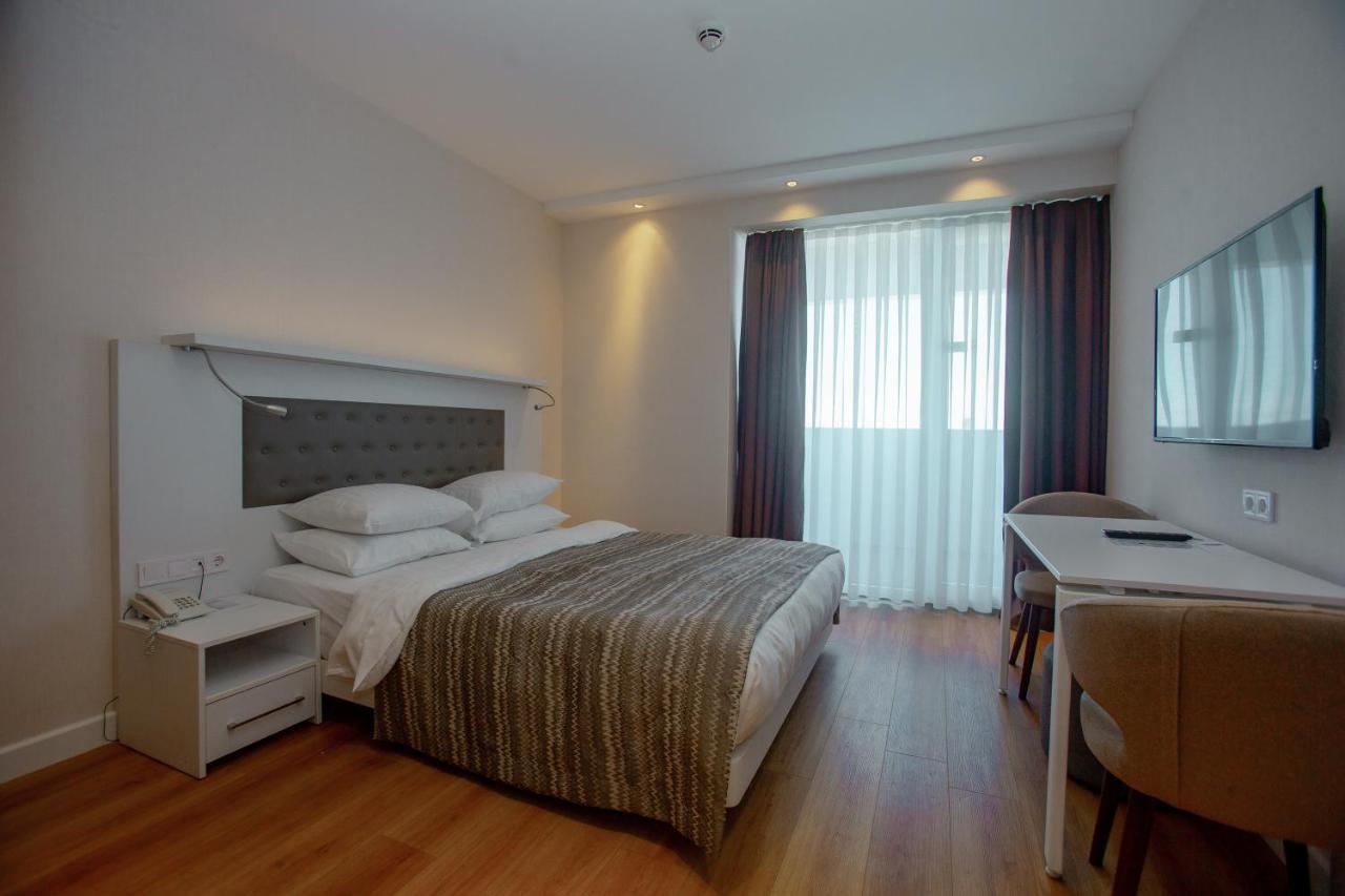 Alliance Palace Batumi Exterior photo